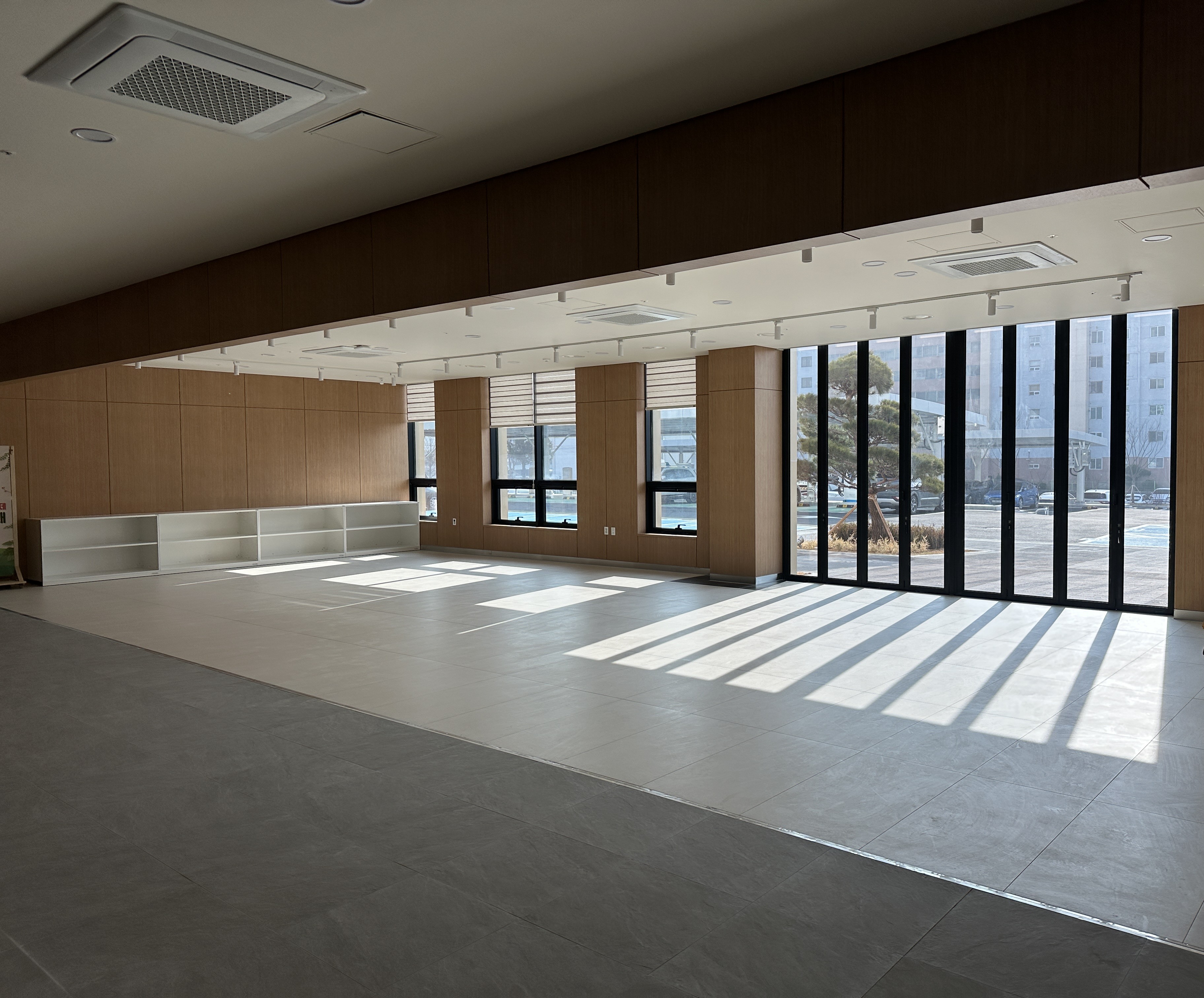 판매공간 이미지