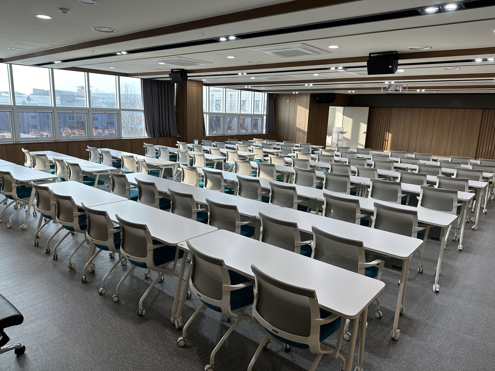 대회의실 이미지